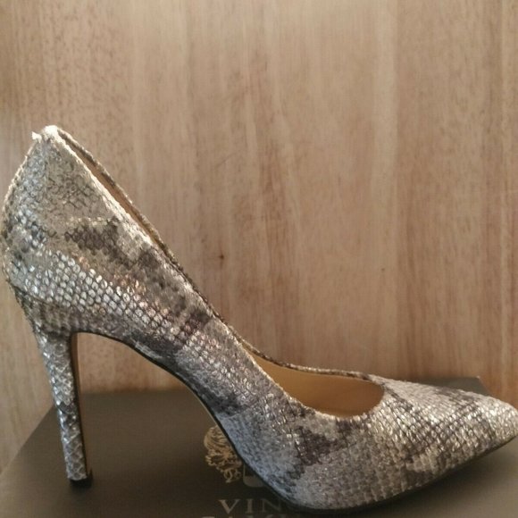 Vince Camuto high heels silver snakeskin shoes 8.5 - Picture 11 of 12
